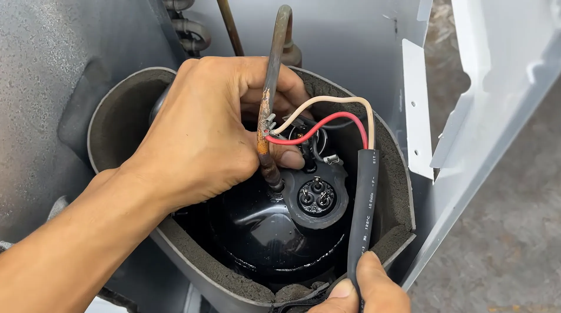 Thorough aircond servicing and duct cleaning in Kuala Lumpur