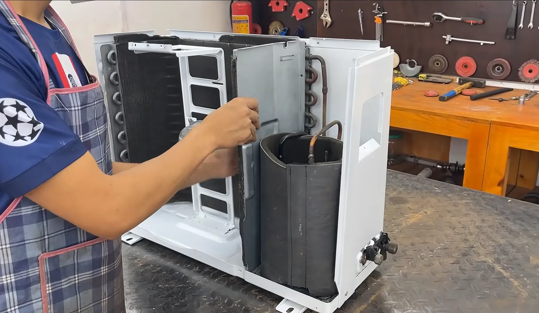 Reliable air conditioning maintenance and customer support team in Kuala Lumpur