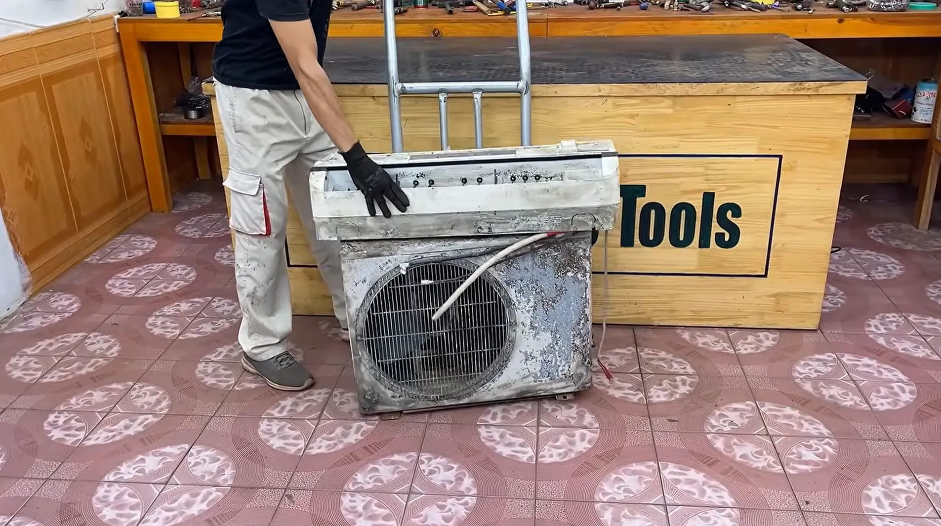 Professional aircond maintenance and air cond installer in Kuala Lumpur